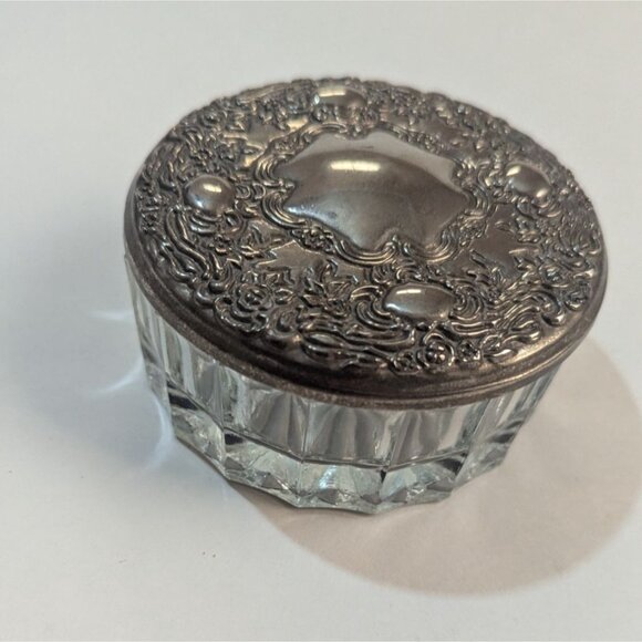 Vintage Glass Powder Jar With Ornate Silver-Tone Lid 3.5" Diameter Preowned - Picture 5 of 9